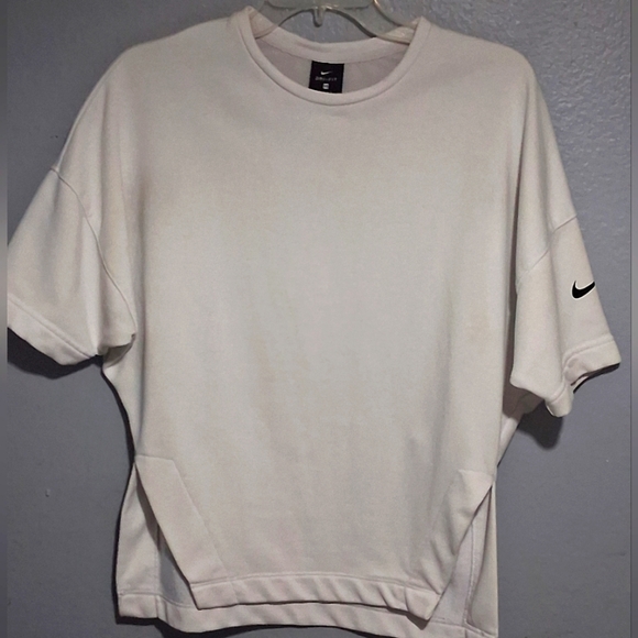 Nike White Top - Picture 1 of 8